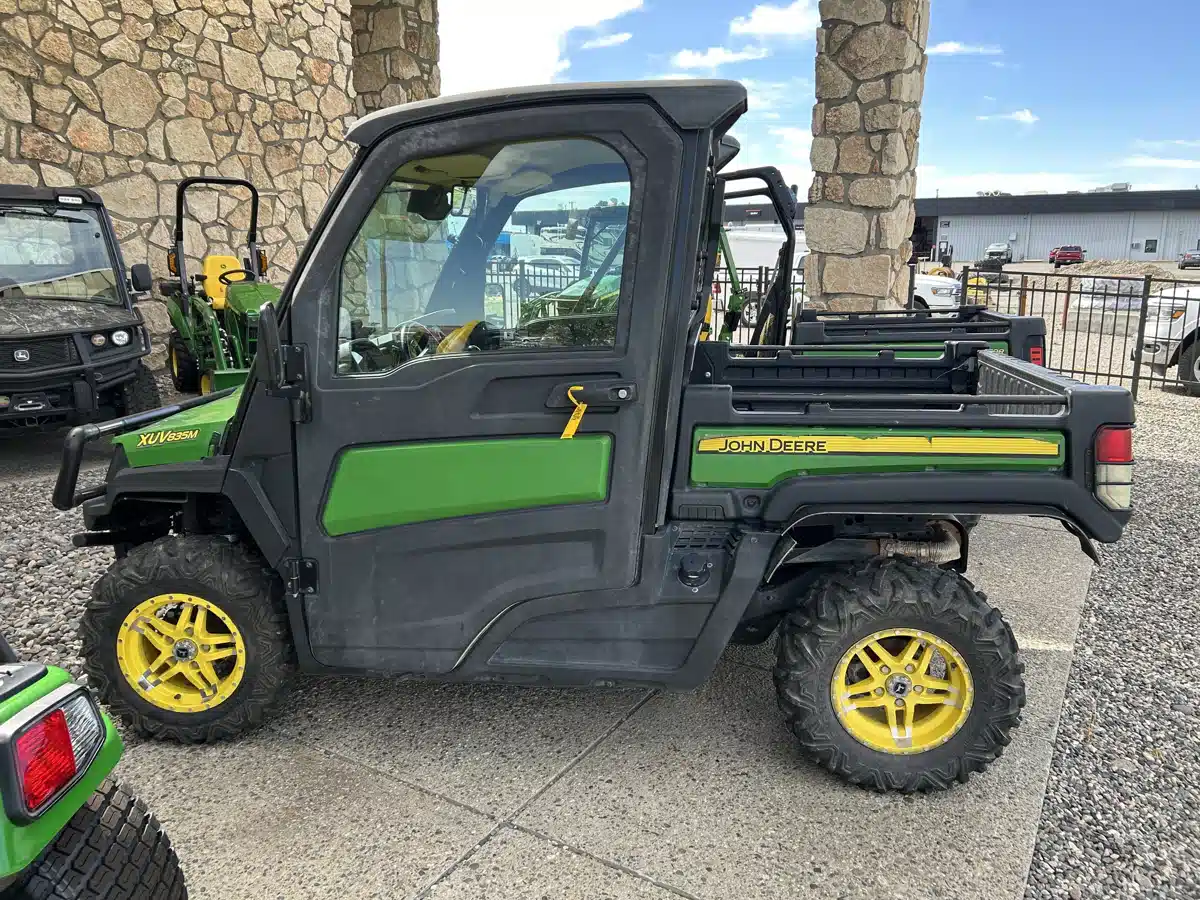 Gallery image 2 for 2018 John Deere XUV 835M Utility Vehicle
