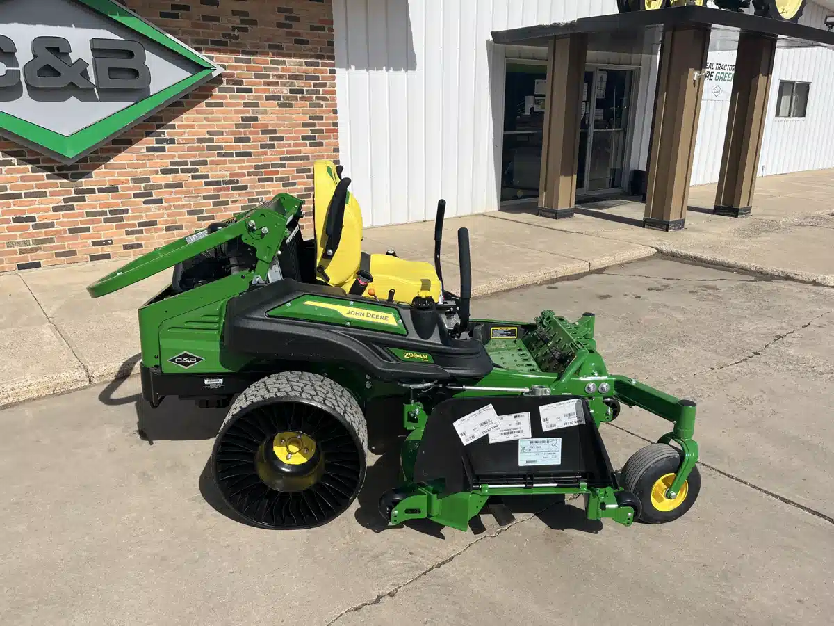 Photo de la Galerie 2 pour 2025 John Deere Z994R Tondeuse à rayon de braquage zéro