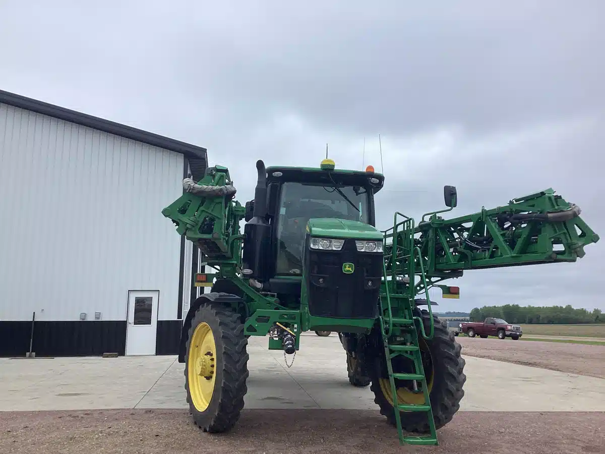 Gallery image 2 for 2021 John Deere R4044 Sprayer - Self Propelled