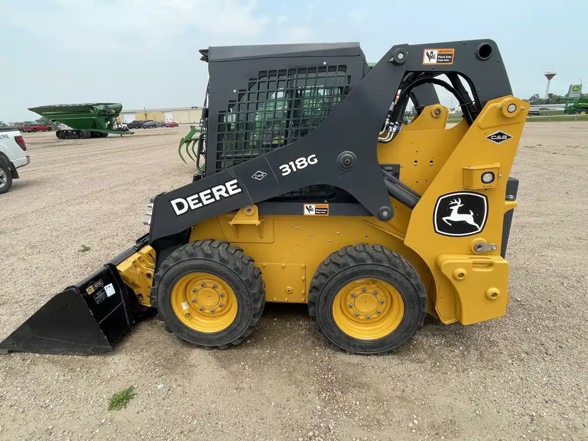Gallery image 2 for 2024 John Deere 318G Skid Steer