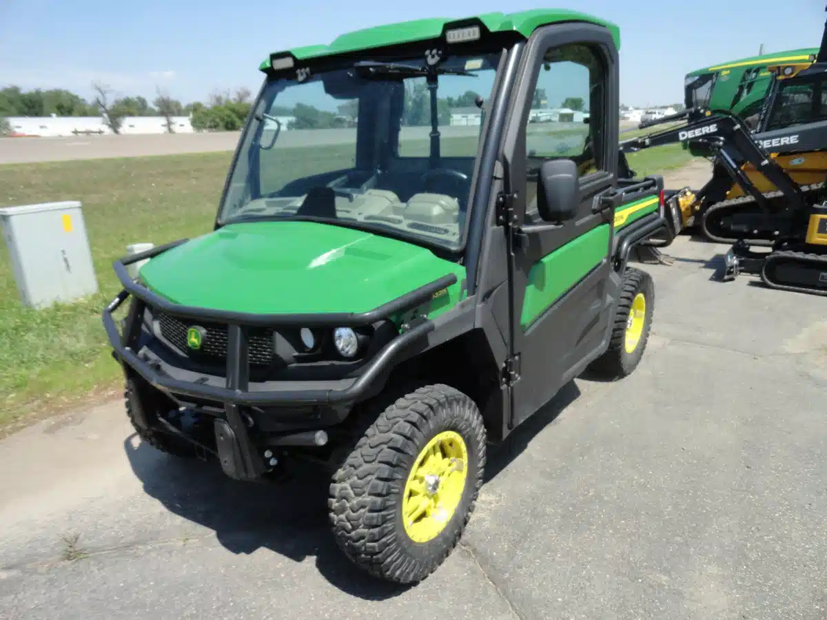 Gallery image 1 for 2023 John Deere XUV 835R Utility Vehicle