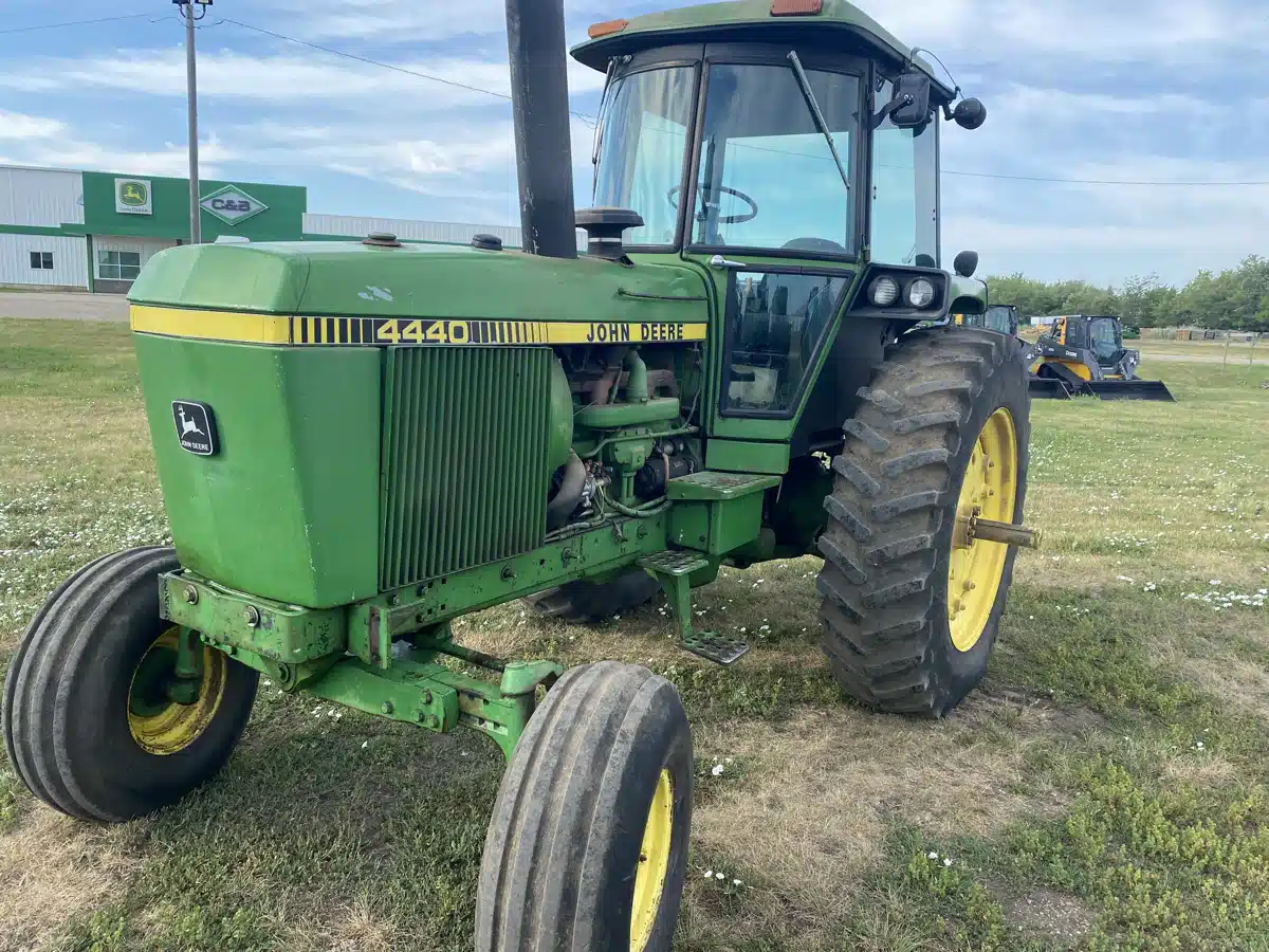 Gallery image 1 for 1980 John Deere 4440 Tractor