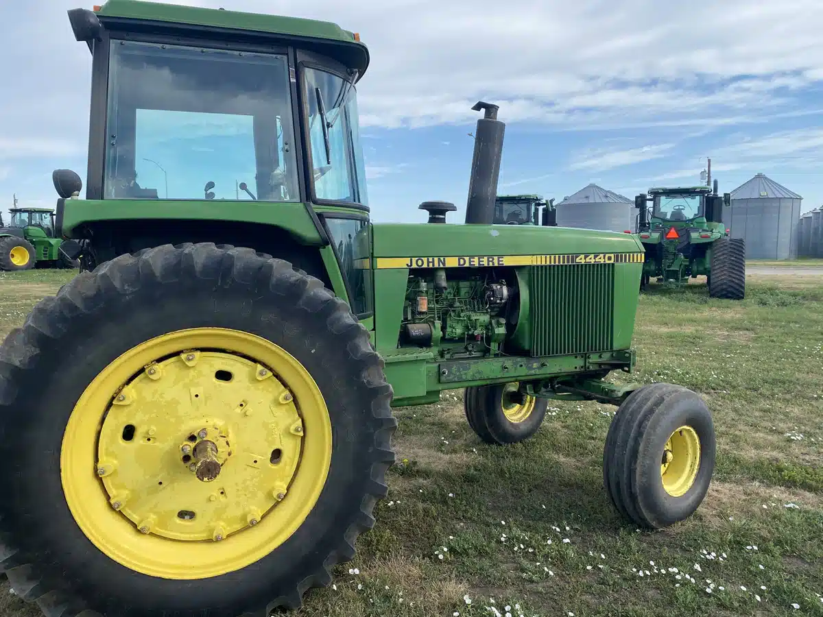 Gallery image 2 for 1980 John Deere 4440 Tractor