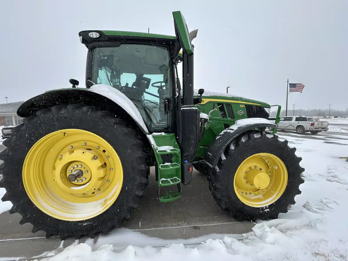 Gallery image 2 for 2024 John Deere 6R 175 Tractor