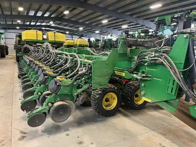 Photo de la Galerie 1 pour 2023 John Deere DB90 Planteur