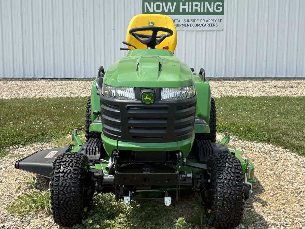 Photo de la Galerie 2 pour 2026 John Deere X739 Tracteur à pelouse