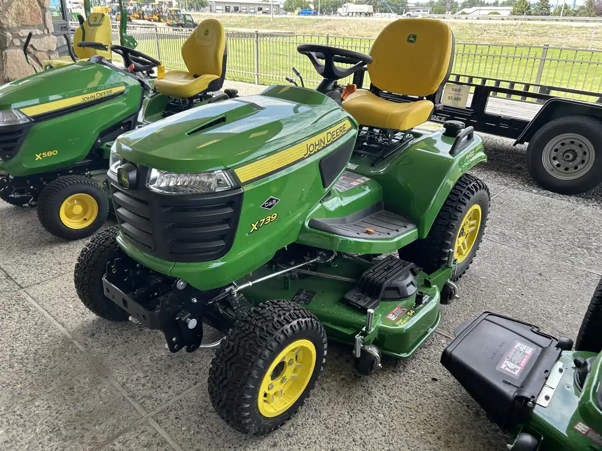 Gallery image 1 for 2026 John Deere X739 Lawn Tractor