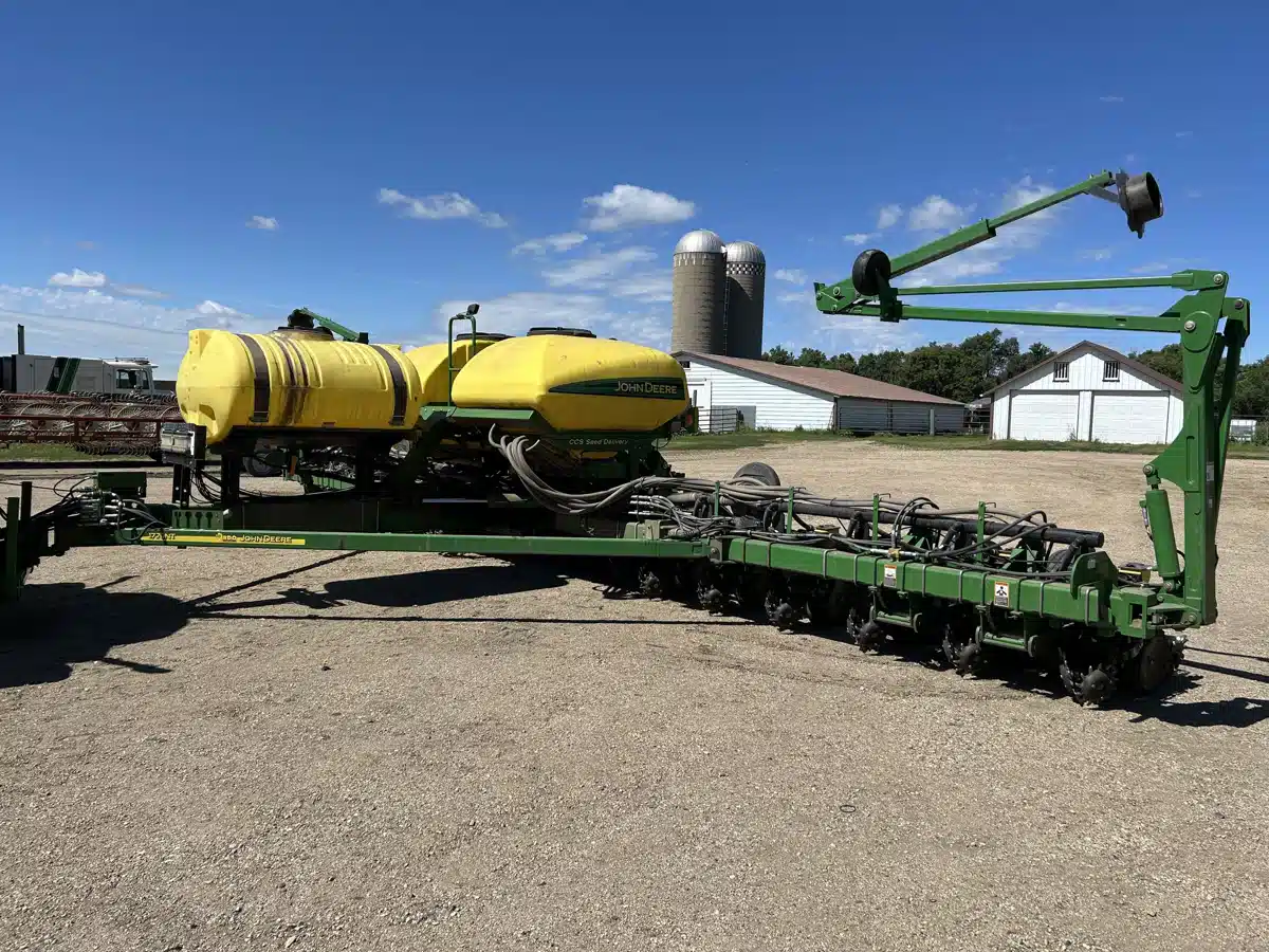 Photo de la Galerie 1 pour 2012 John Deere 1770NT CCS Planteur