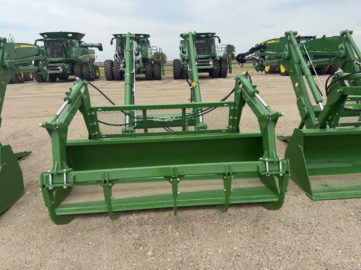 Photo de la Galerie 2 pour 2026 John Deere 660R chargeur frontal