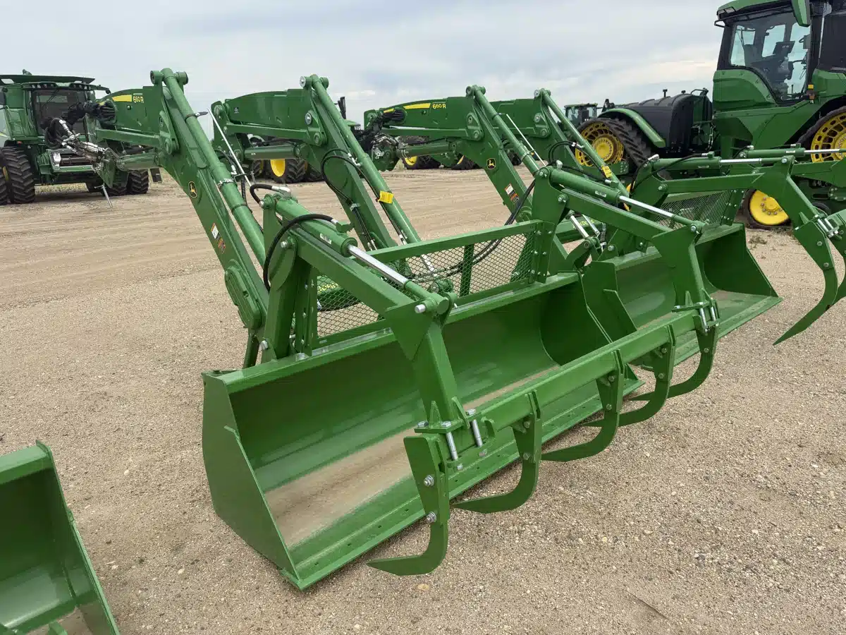 Photo de la Galerie 1 pour 2026 John Deere 660R chargeur frontal