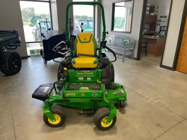 Gallery image 2 for 2026 John Deere Z545R Mower - Zero Turn