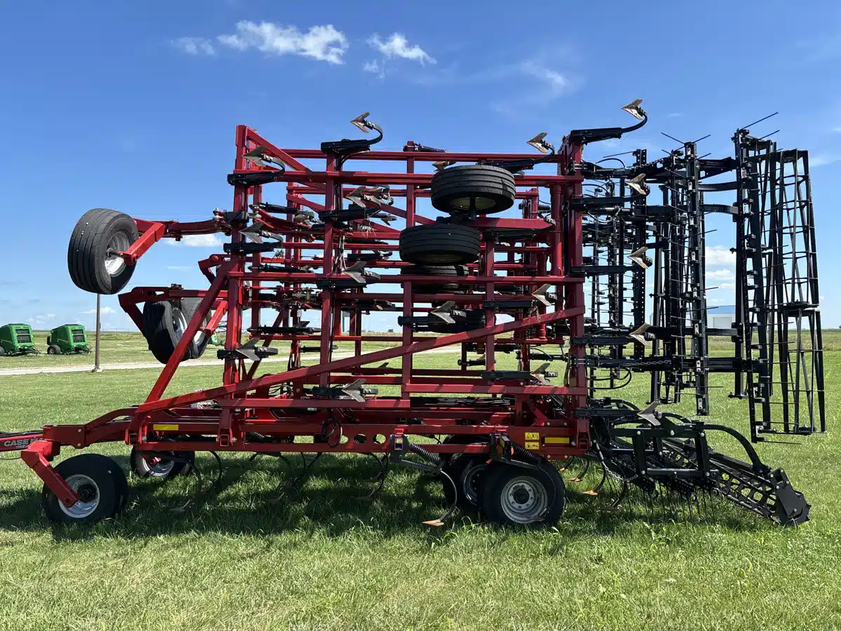 Gallery image 2 for 2024 Case IH TIGERMATE 255 Cultivator