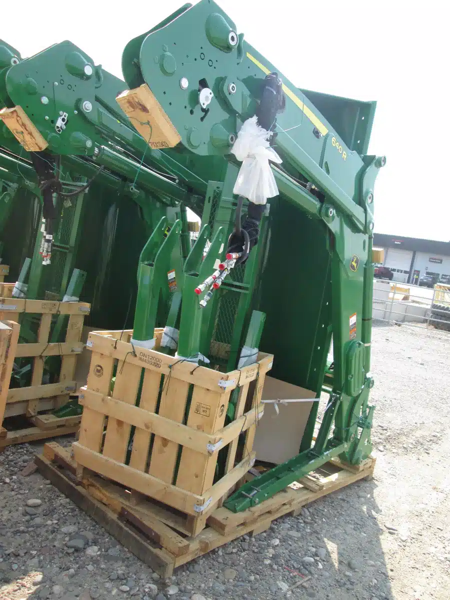 Gallery image 1 for 2026 John Deere 640R Front End Loader