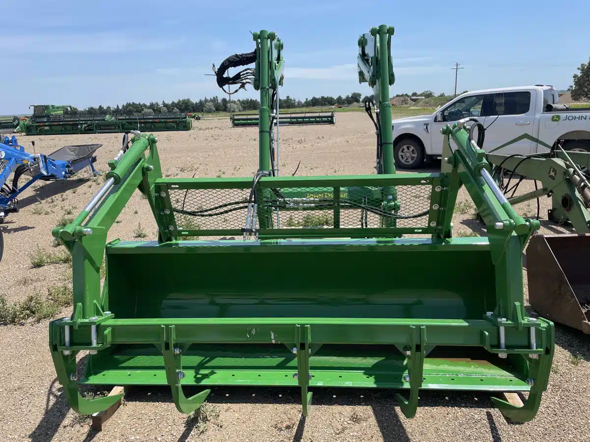 Gallery image 2 for 2026 John Deere 640R Front End Loader