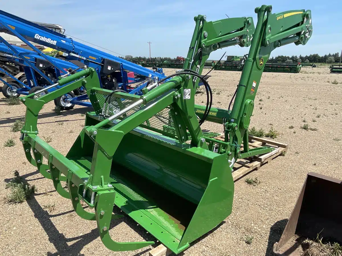 Gallery image 1 for 2026 John Deere 640R Front End Loader