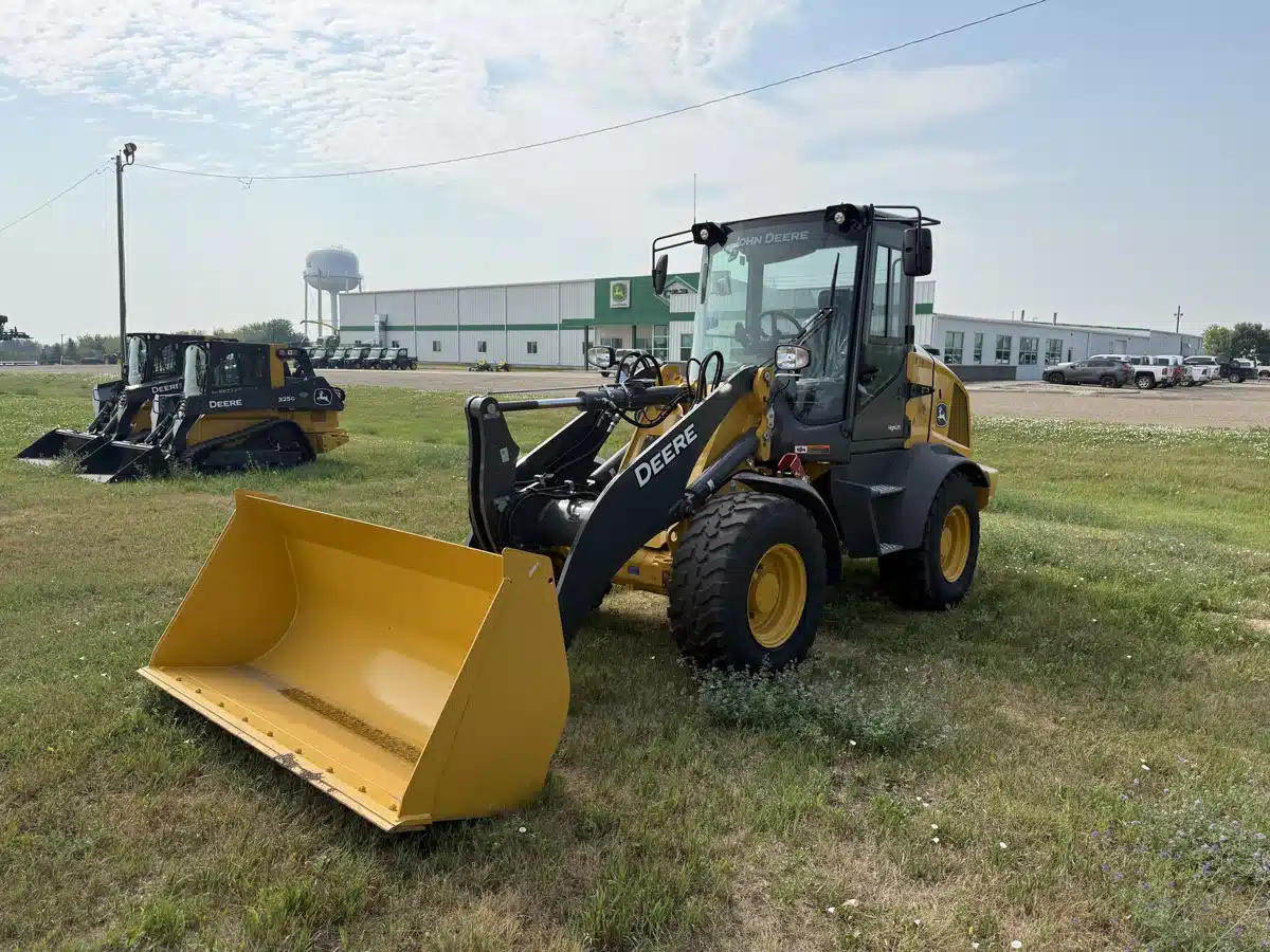 Gallery image 1 for 2026 John Deere 324P Tractor Loader