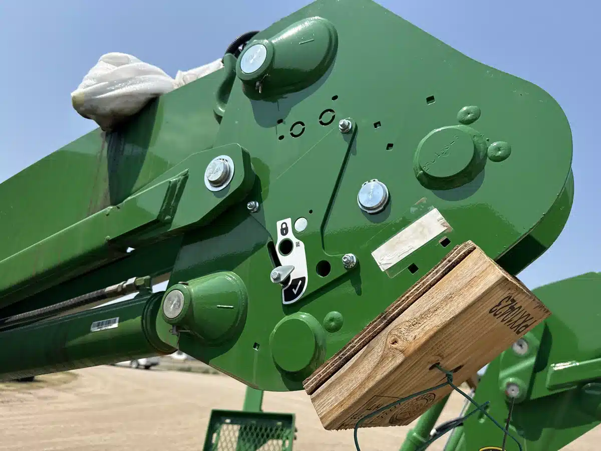 Gallery image 2 for 2026 John Deere 640R Front End Loader