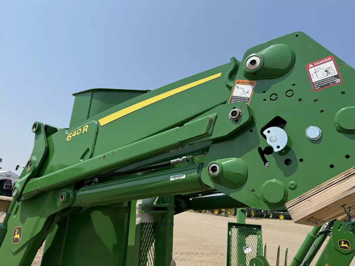 Gallery image 1 for 2026 John Deere 640R Front End Loader