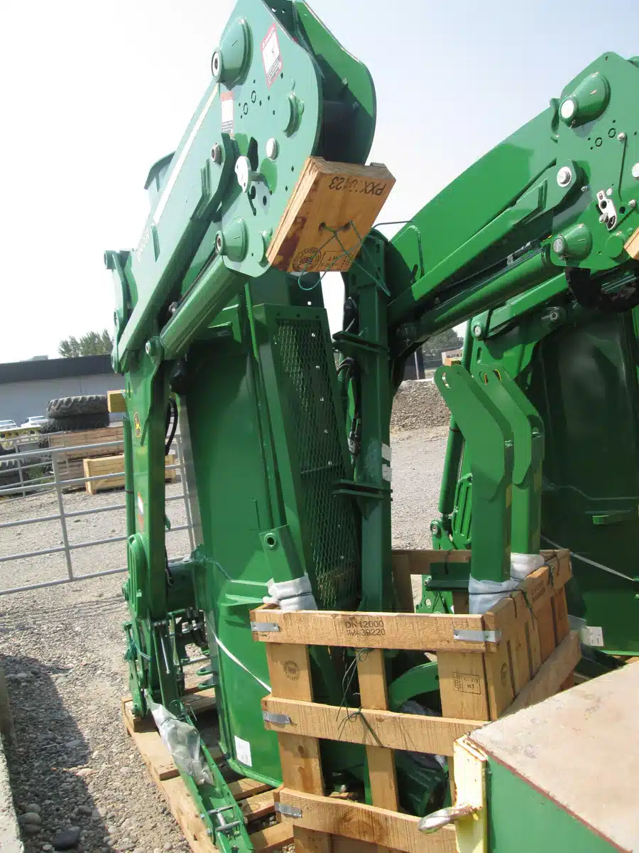 Gallery image 1 for 2026 John Deere 640R Front End Loader