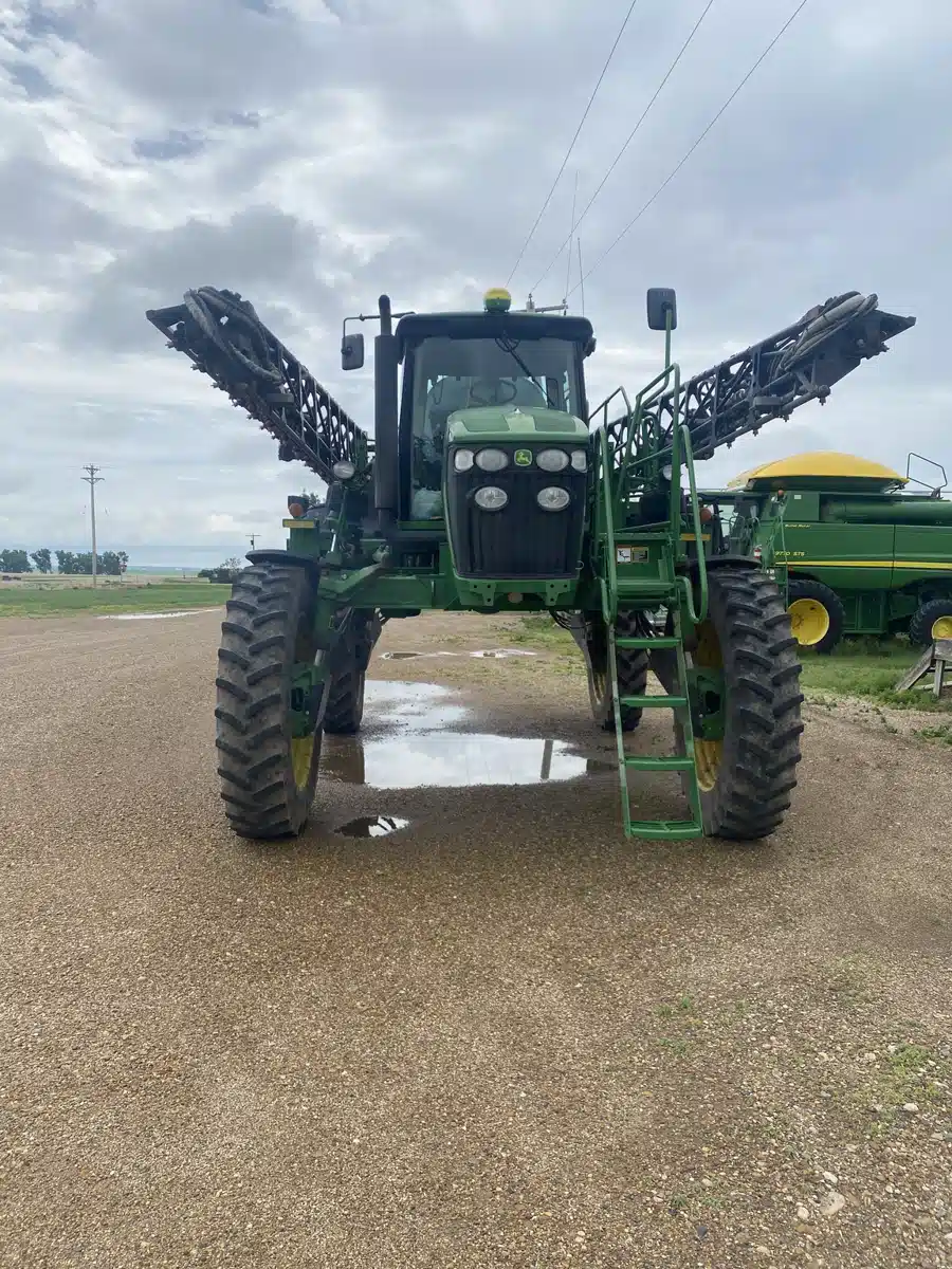 Gallery image 1 for 2012 John Deere 4830 Sprayer - Self Propelled