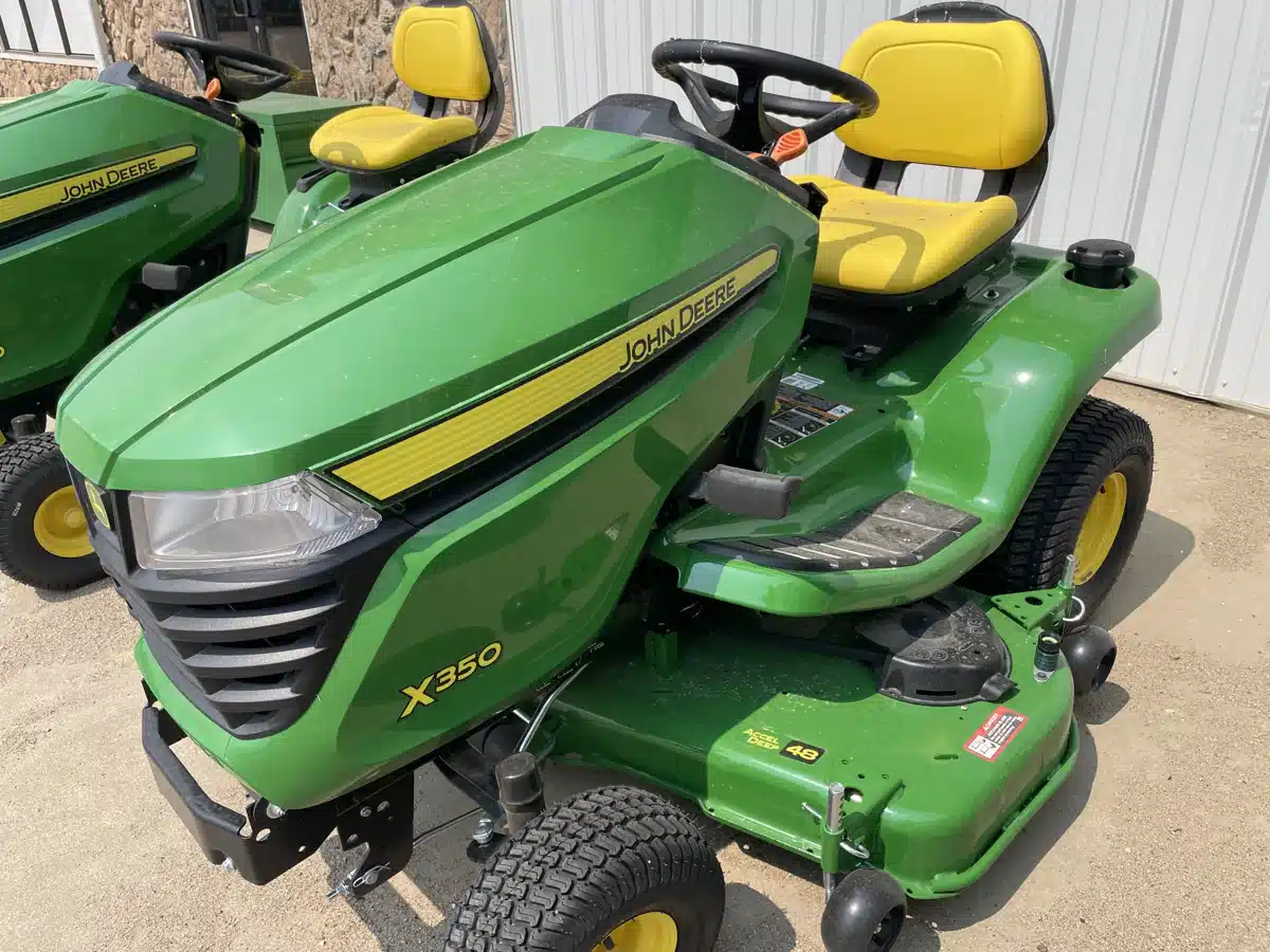 Photo de la Galerie 2 pour 2026 John Deere X350 Tracteur à pelouse