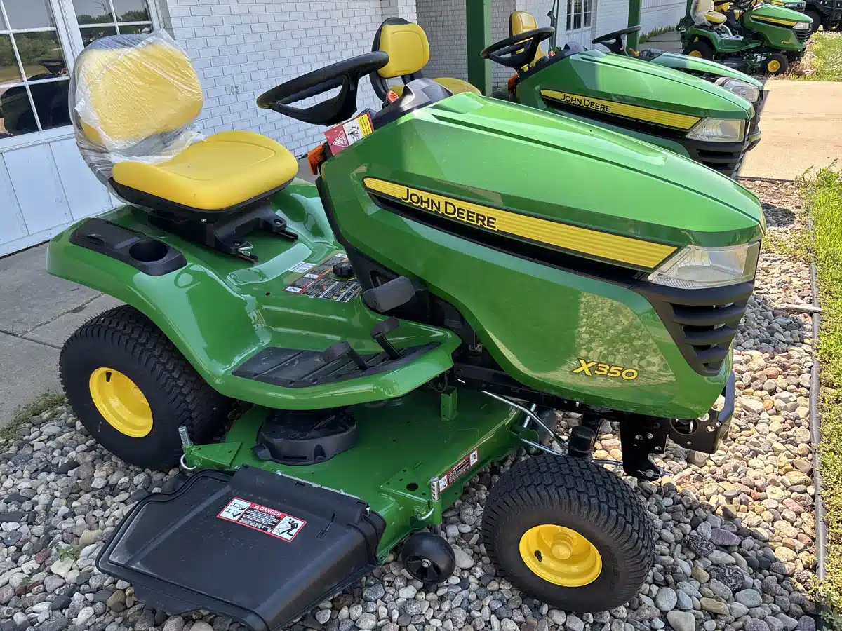Gallery image 1 for 2026 John Deere X350 Lawn Tractor
