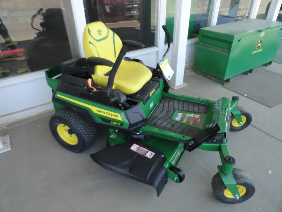 Gallery image 1 for 2026 John Deere Z320R Mower - Zero Turn