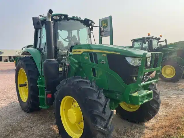 Photo de la Galerie 1 pour 2025 John Deere 6155M Tracteur