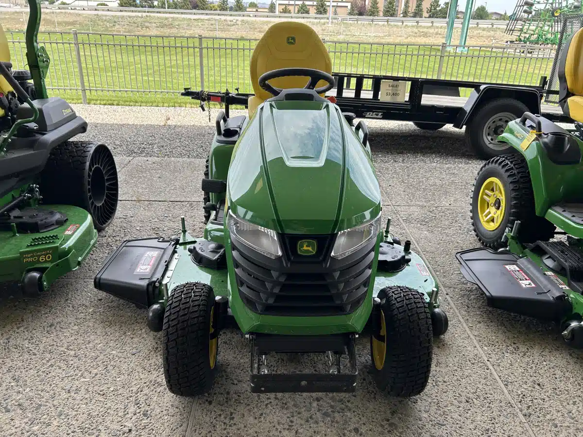 Photo de la Galerie 2 pour 2026 John Deere X580 Tracteur à pelouse