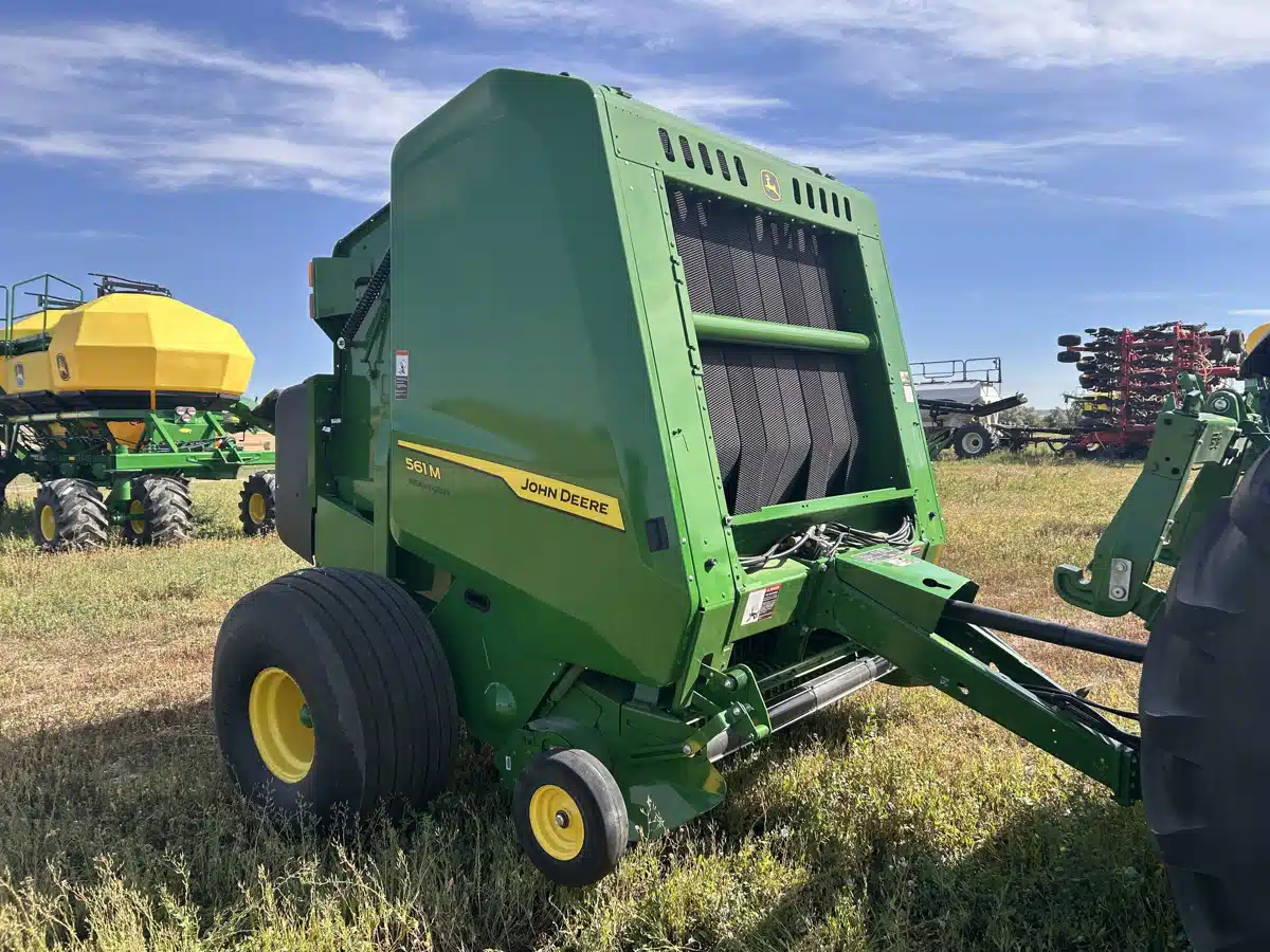 Photo de la Galerie 2 pour 2026 John Deere 561M Presse à Balle Ronde