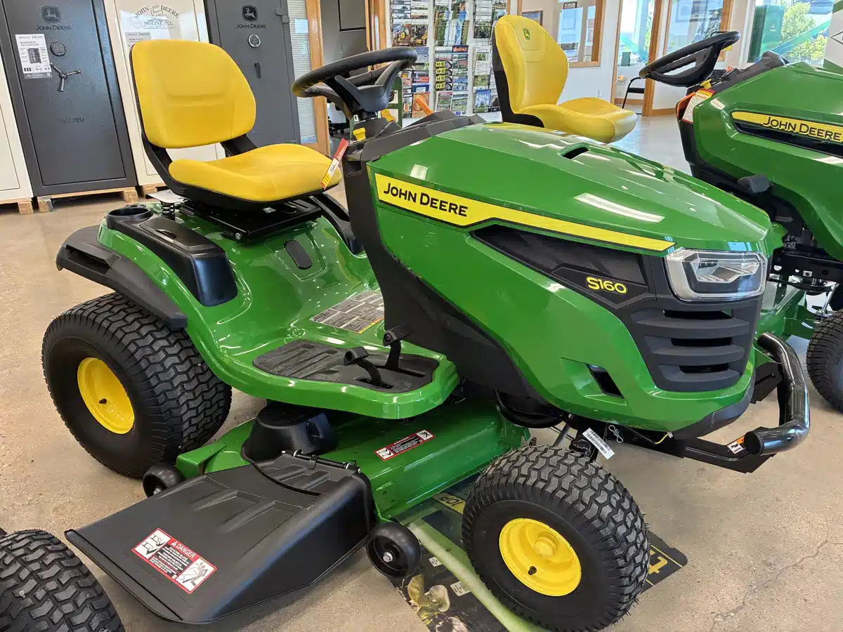 Gallery image 1 for 2026 John Deere S160 Lawn Tractor