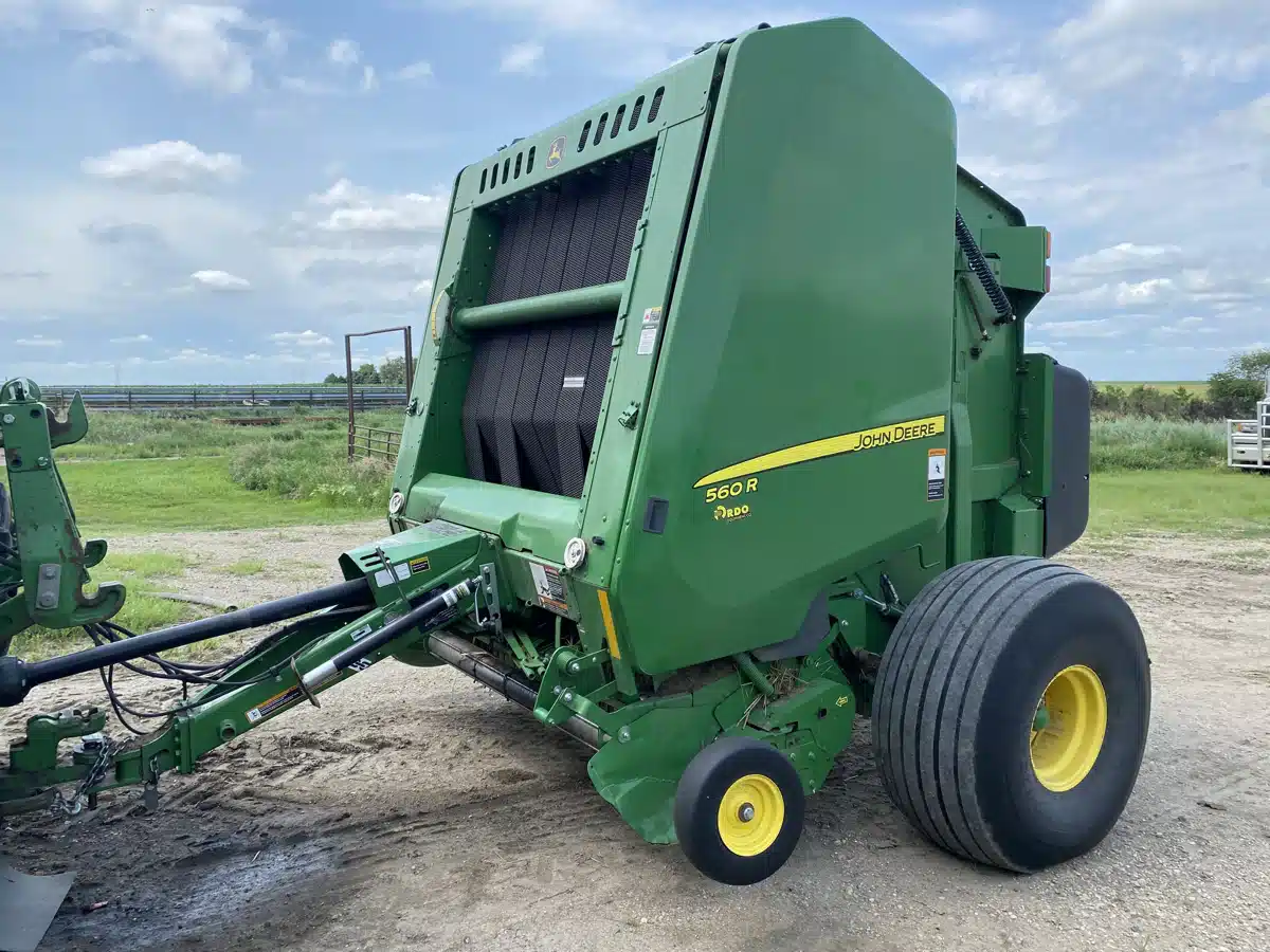 Gallery image 2 for 2019 John Deere 560R Round Baler