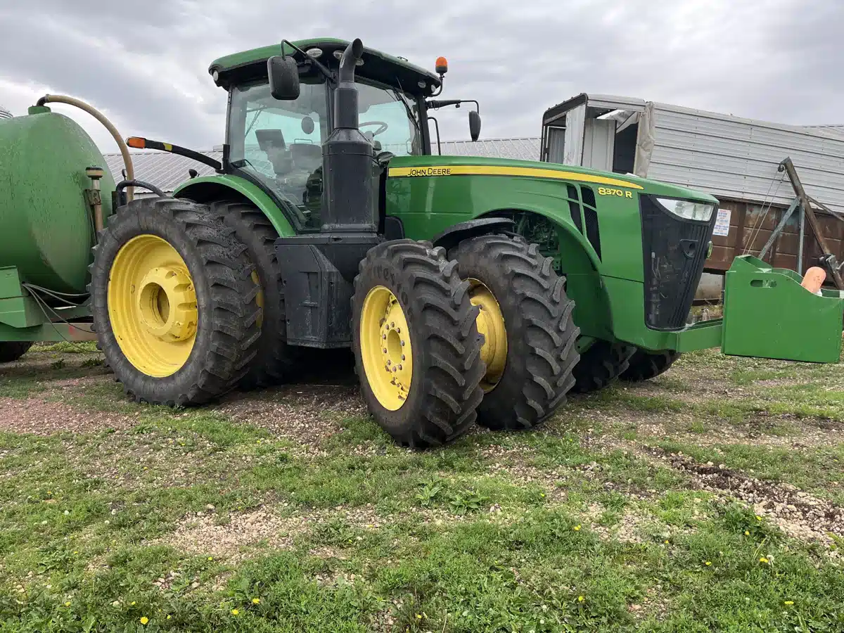 Photo de la Galerie 2 pour 2016 John Deere 8370R Tracteur