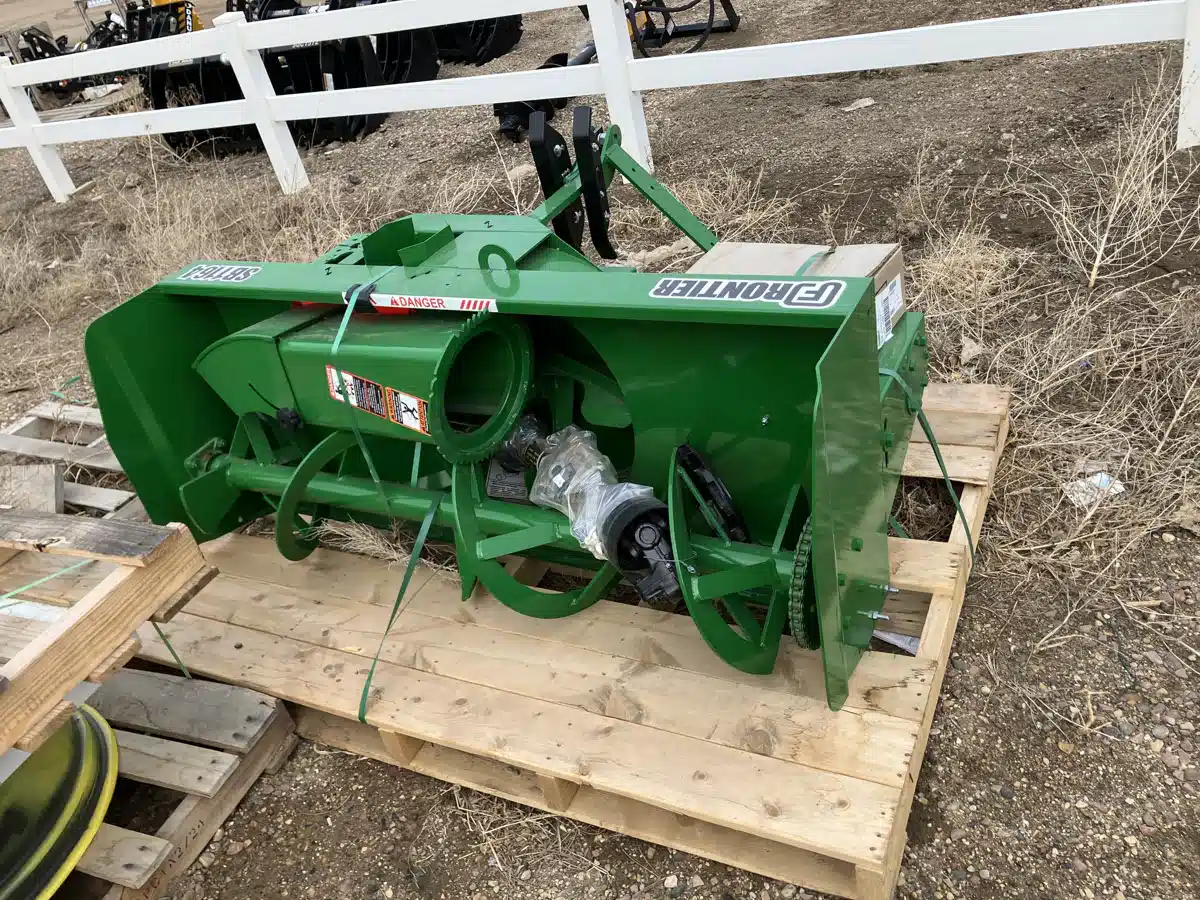 Photo de la Galerie 1 pour 2024 Frontier SB1164 Souffleur à neige