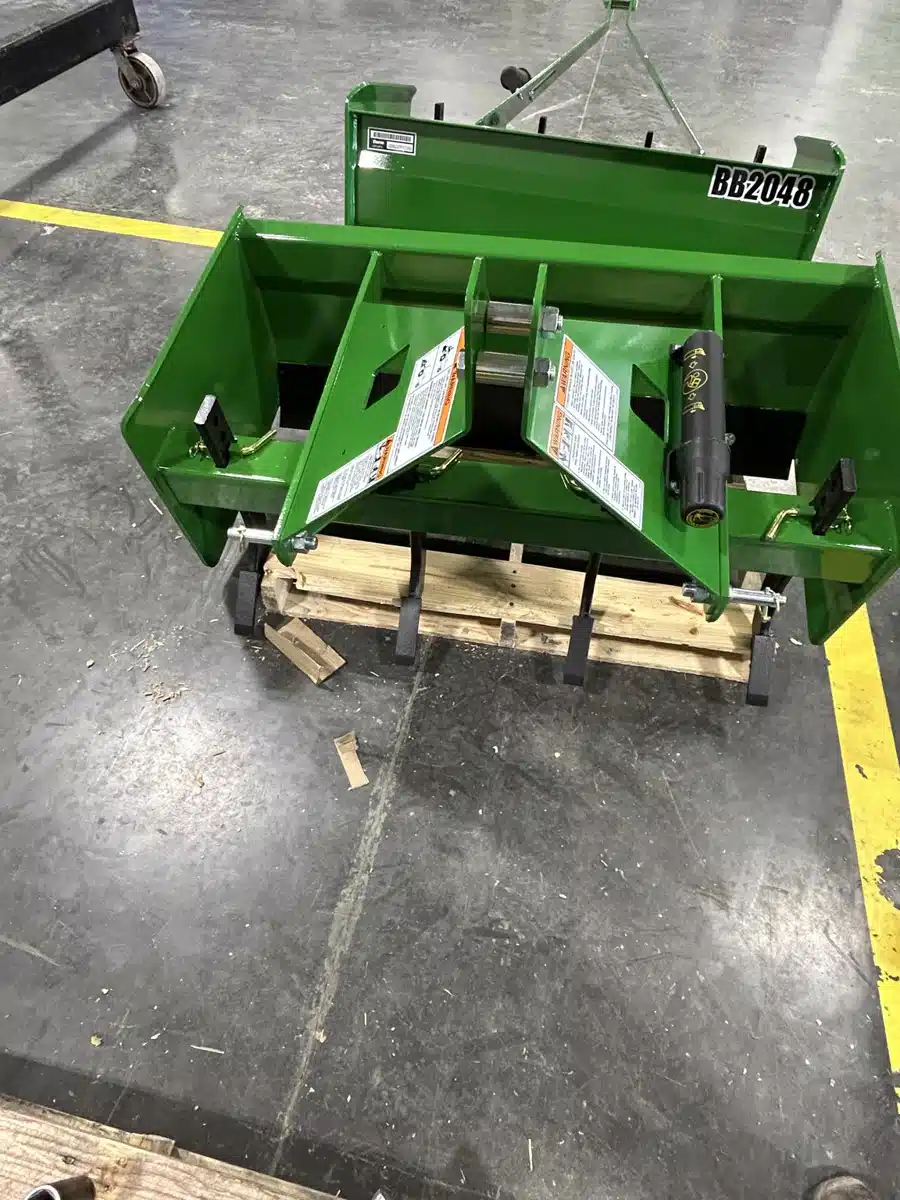 Photo de la Galerie 1 pour 2024 Frontier BB2048 Tracteur