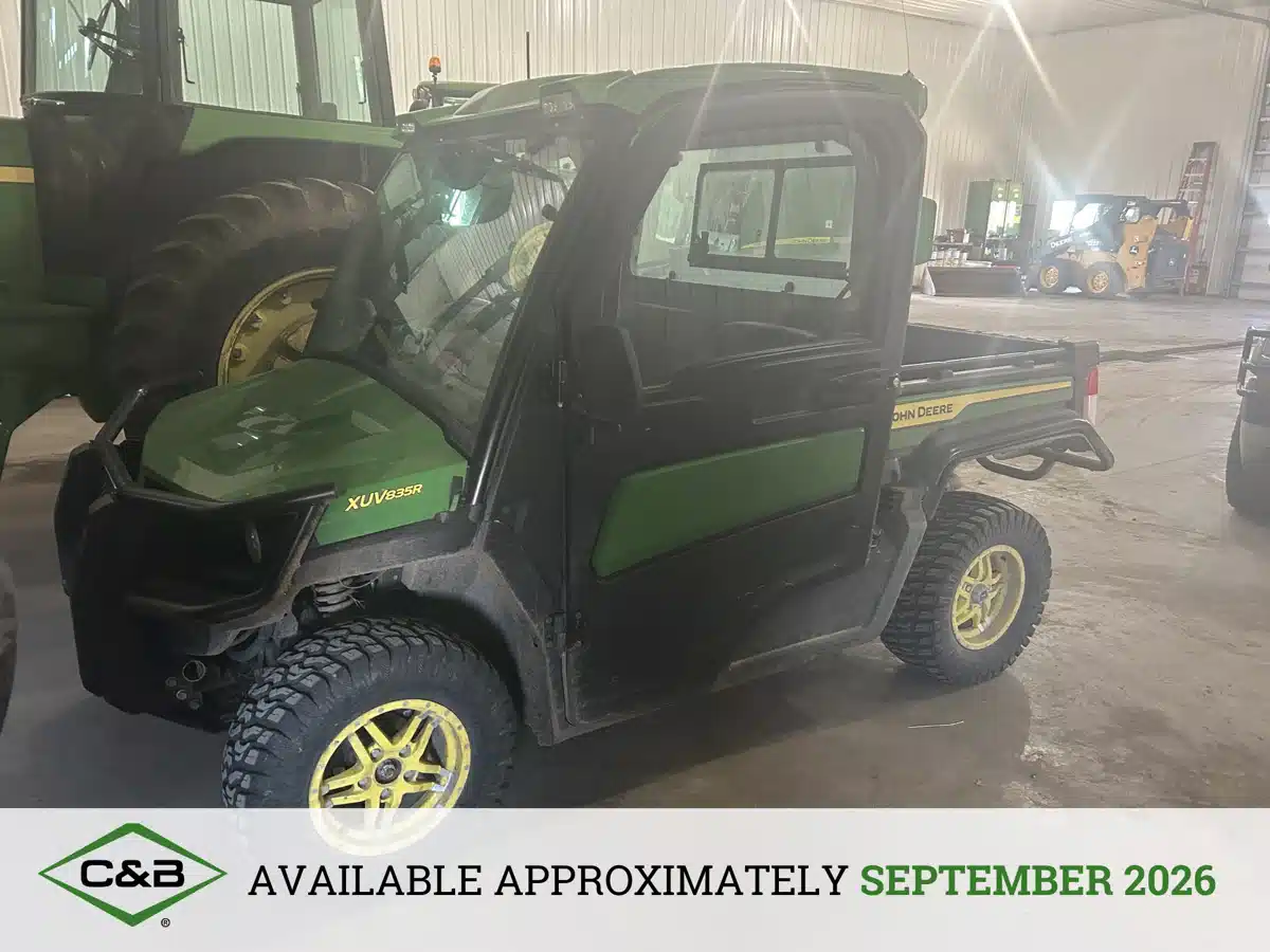 Photo de la Galerie 1 pour 2024 John Deere XUV 835R Véhicule utilitaire