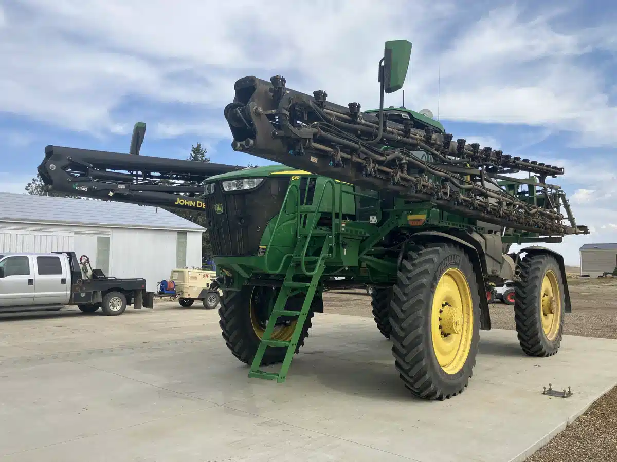 Photo de la Galerie 1 pour 2024 John Deere 616R Arroseur - Automoteur
