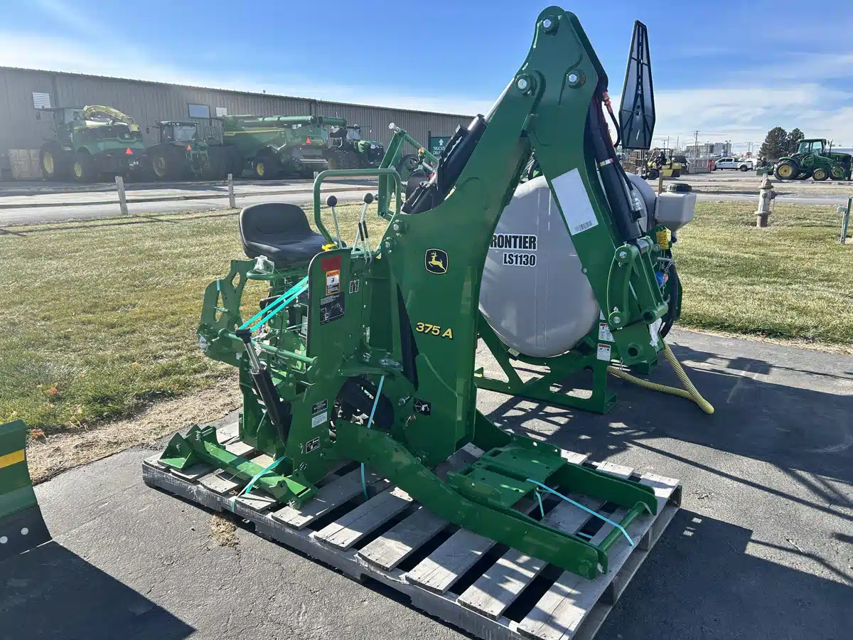 Photo de la Galerie 1 pour 2022 John Deere 375A Presse à Balle Ronde
