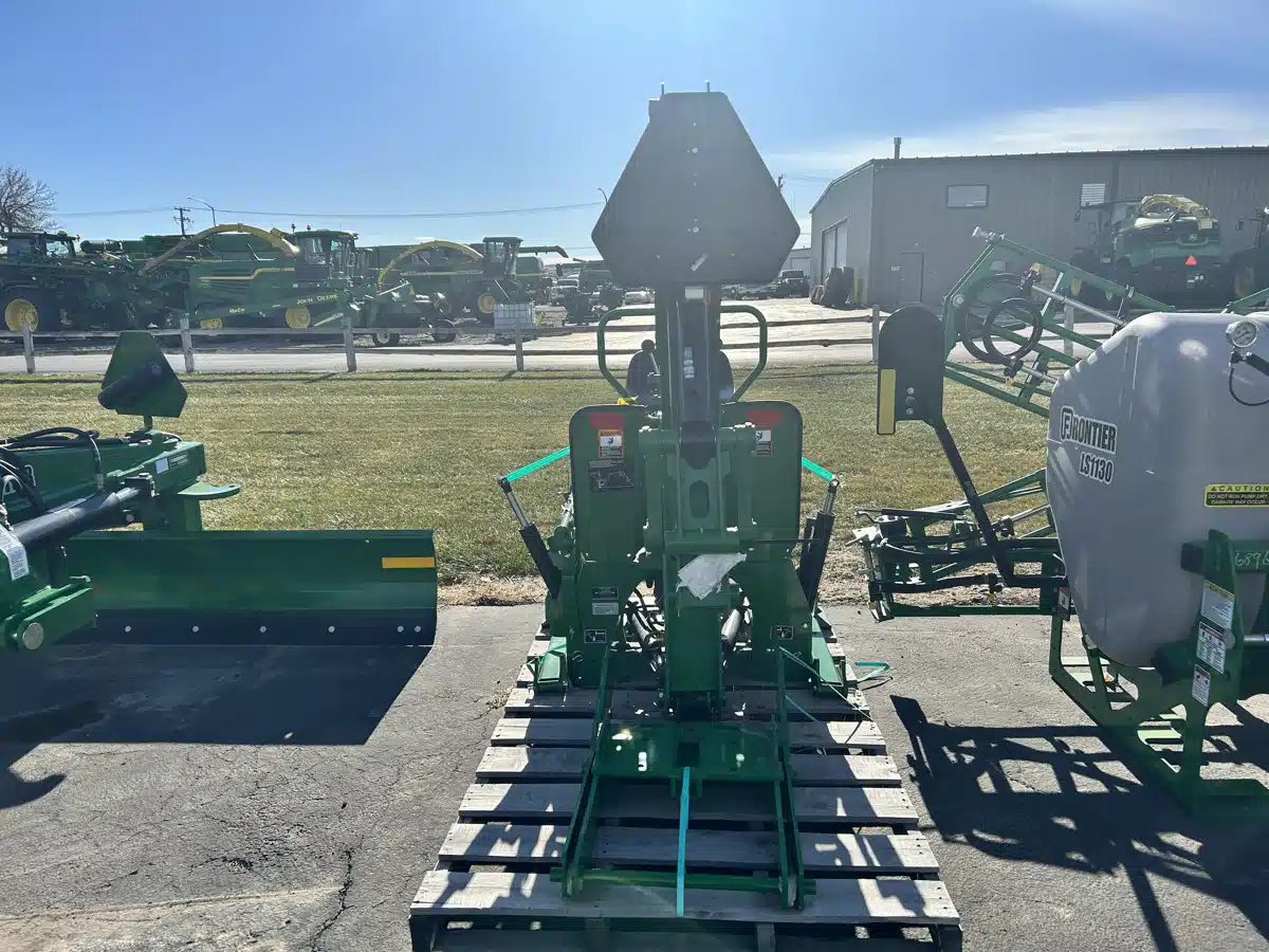 Photo de la Galerie 2 pour 2022 John Deere 375A Presse à Balle Ronde
