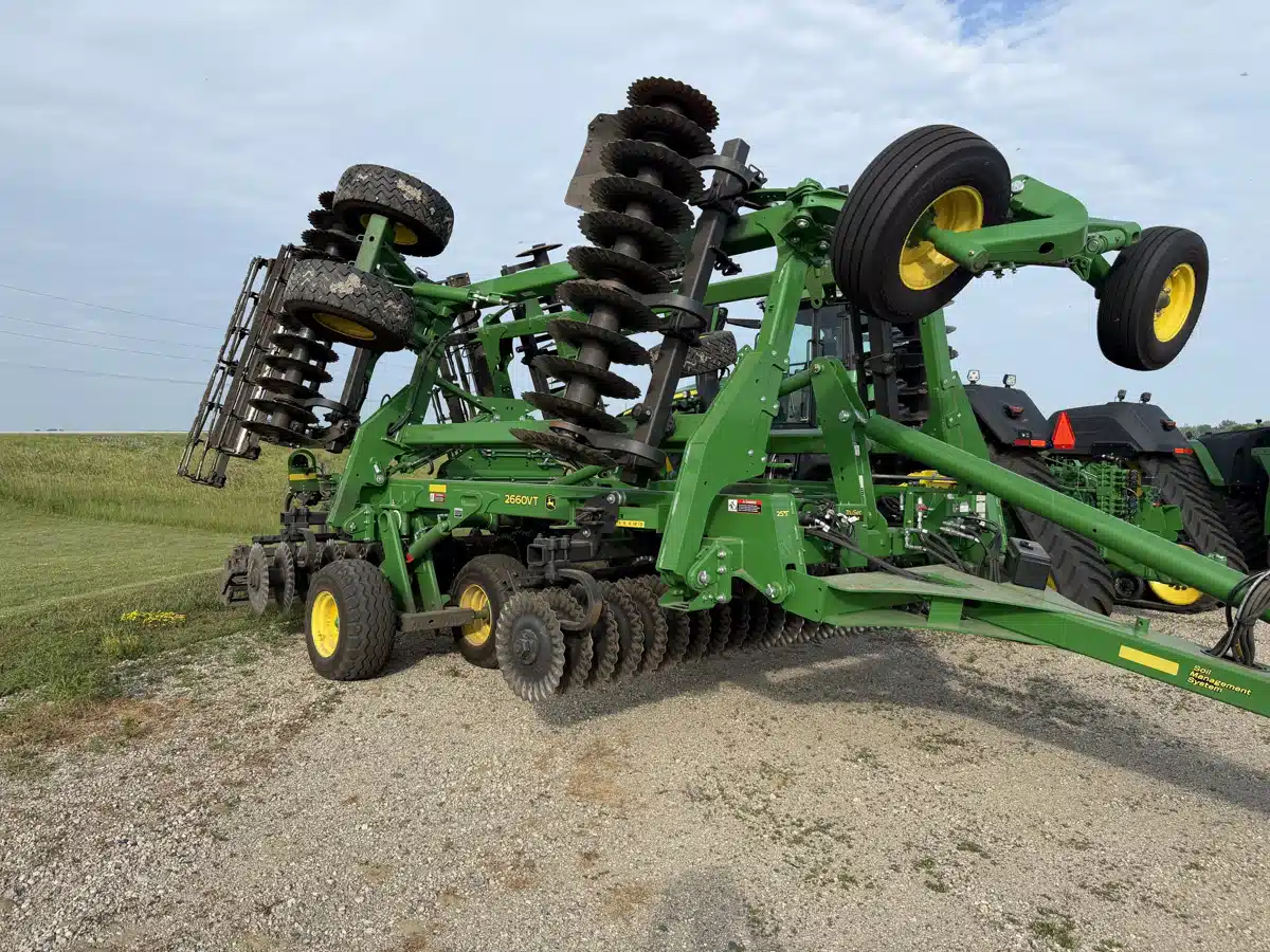 Gallery image 2 for 2024 John Deere 2660VT Vertical Tillage