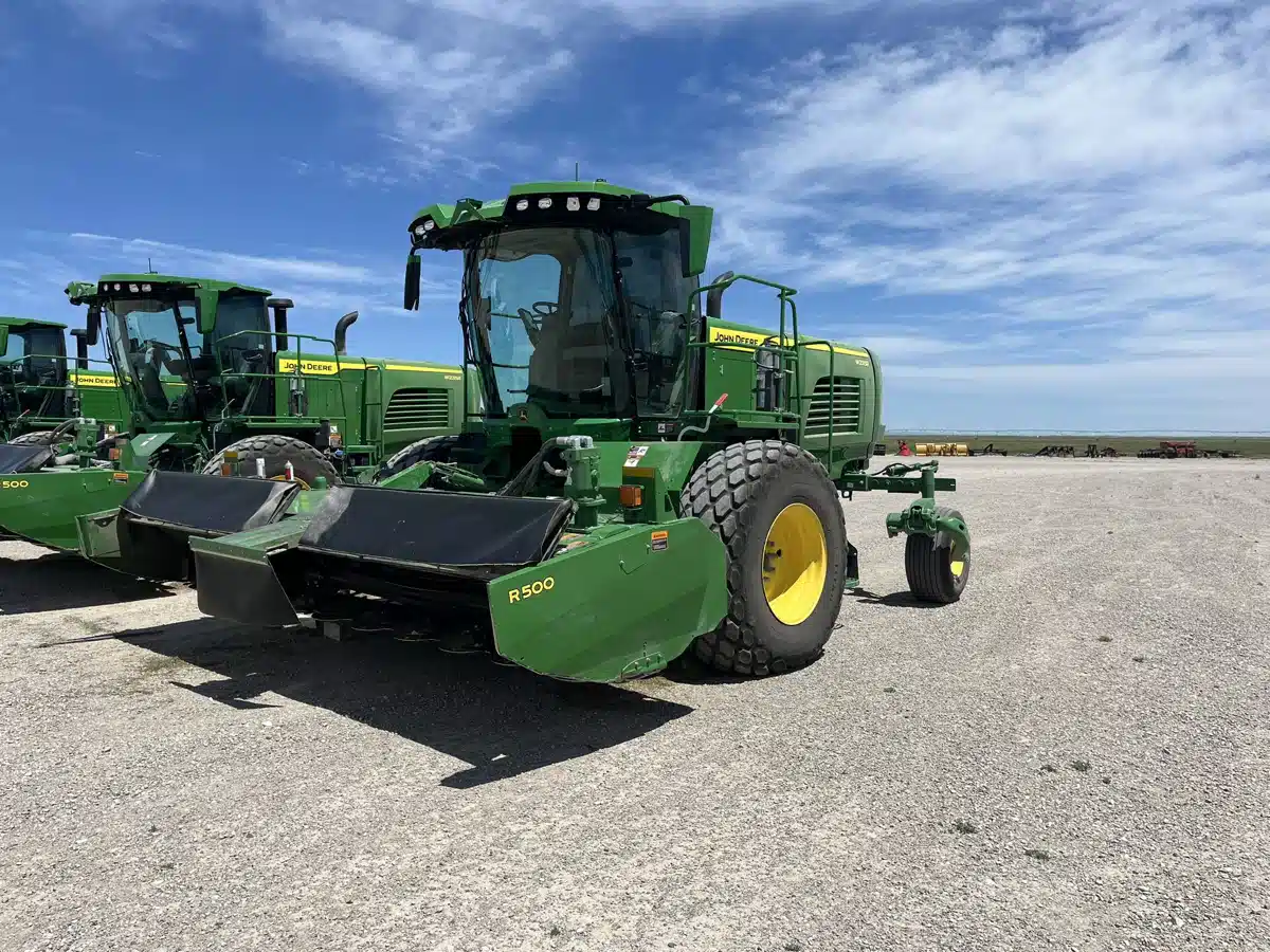 Photo de la Galerie 1 pour 2023 John Deere W235 Andaineur
