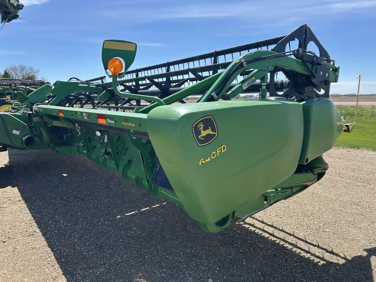 Gallery image 2 for 2012 John Deere 640FD Header - Draper