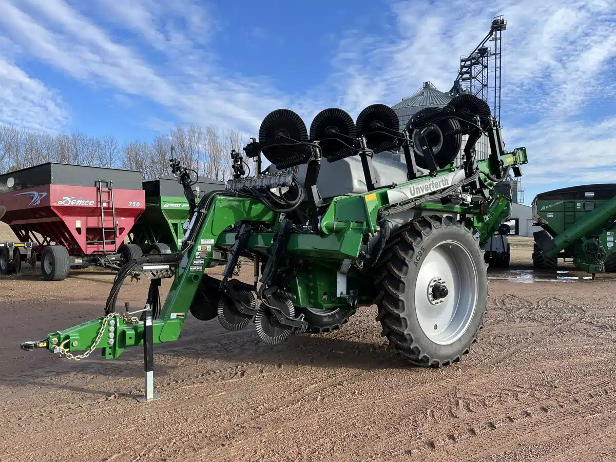 Gallery image 1 for 2024 Unverferth 1400-40 Applicator