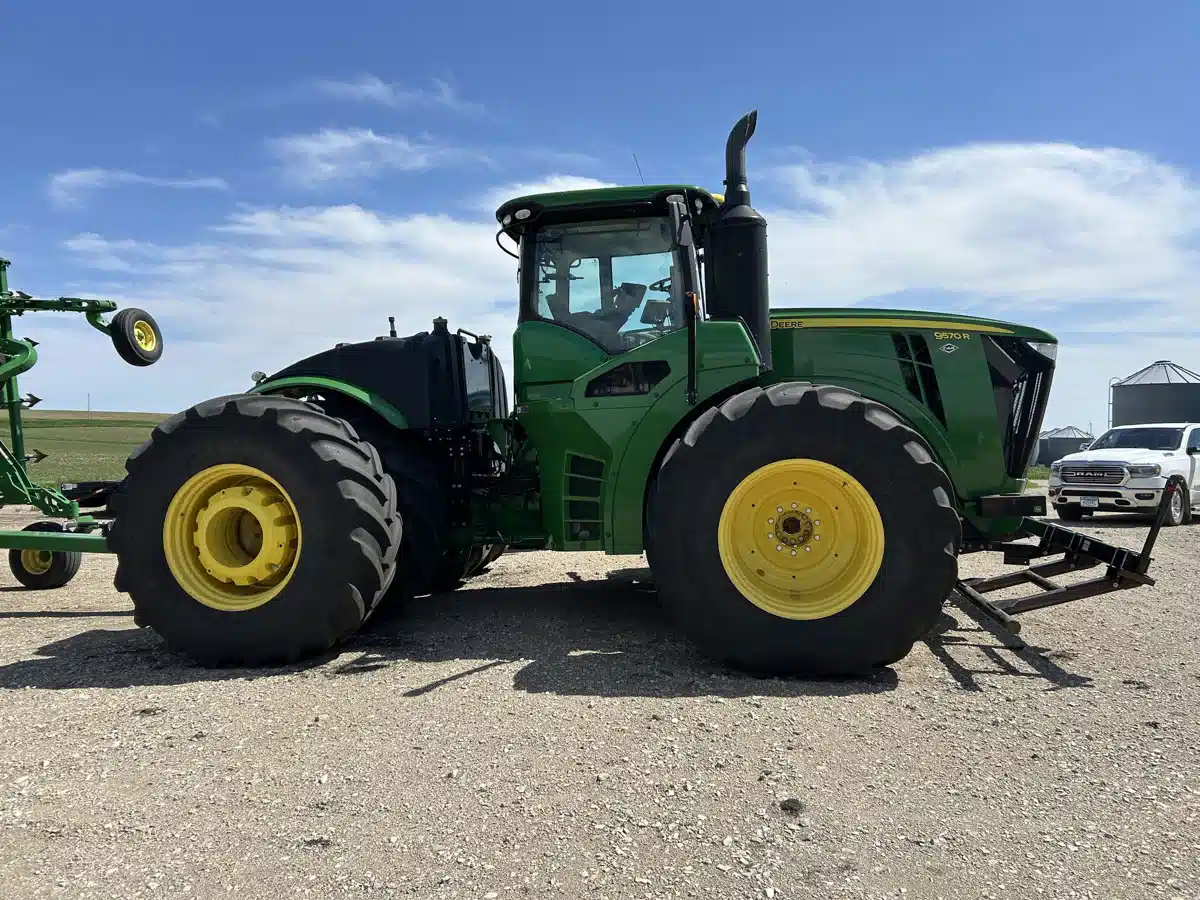 Gallery image 2 for 2019 John Deere 9570R Tractor