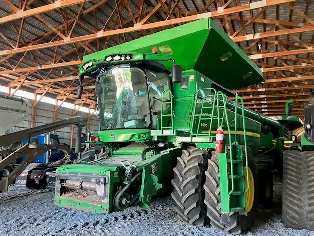 Photo de la Galerie 1 pour 2013 John Deere S690 Batteuse