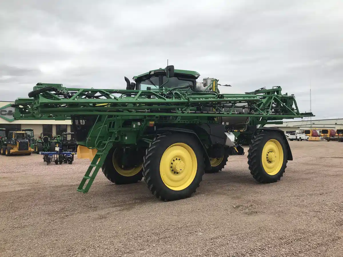 Gallery image 1 for 2024 John Deere 616R Sprayer - Self Propelled