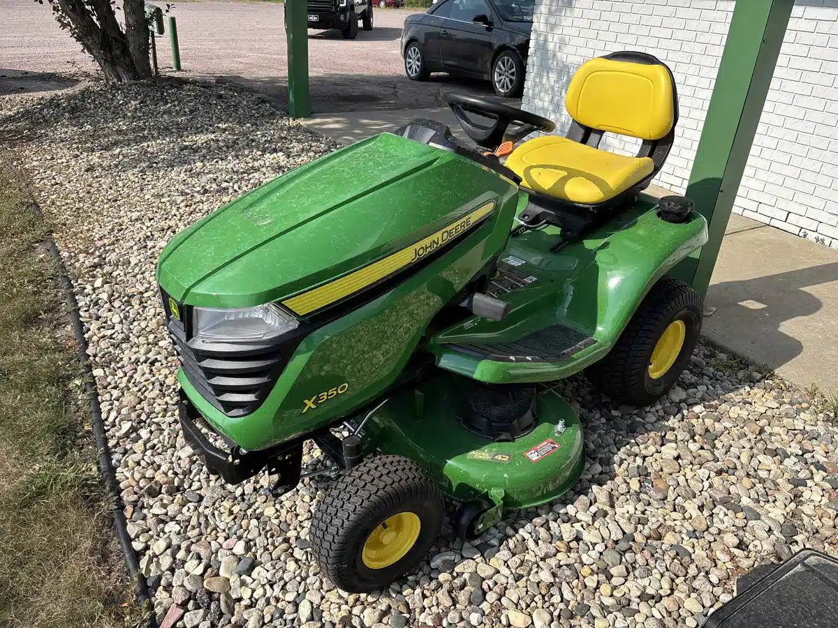 Photo de la Galerie 2 pour 2026 John Deere X350 Tracteur à pelouse