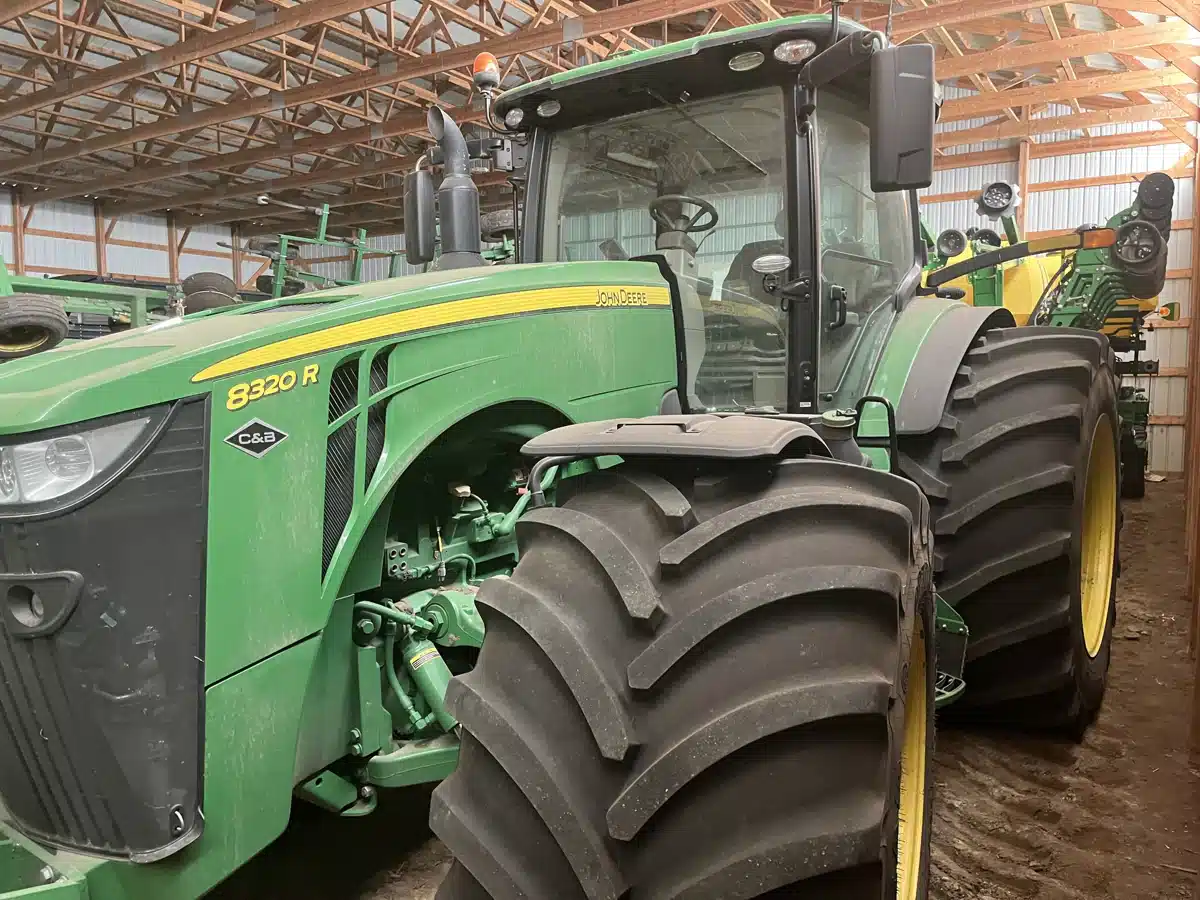 Gallery image 2 for 2019 John Deere 8320R Tractor