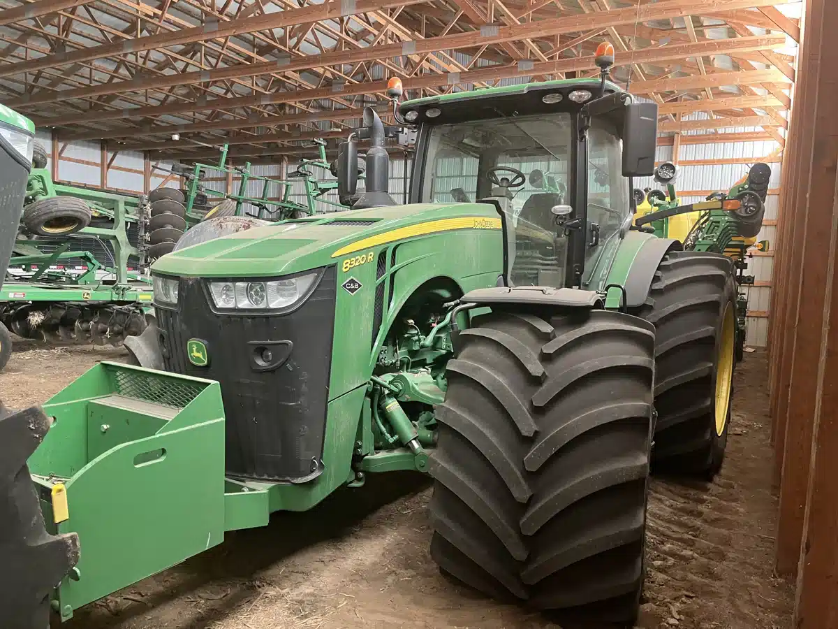 Gallery image 1 for 2019 John Deere 8320R Tractor