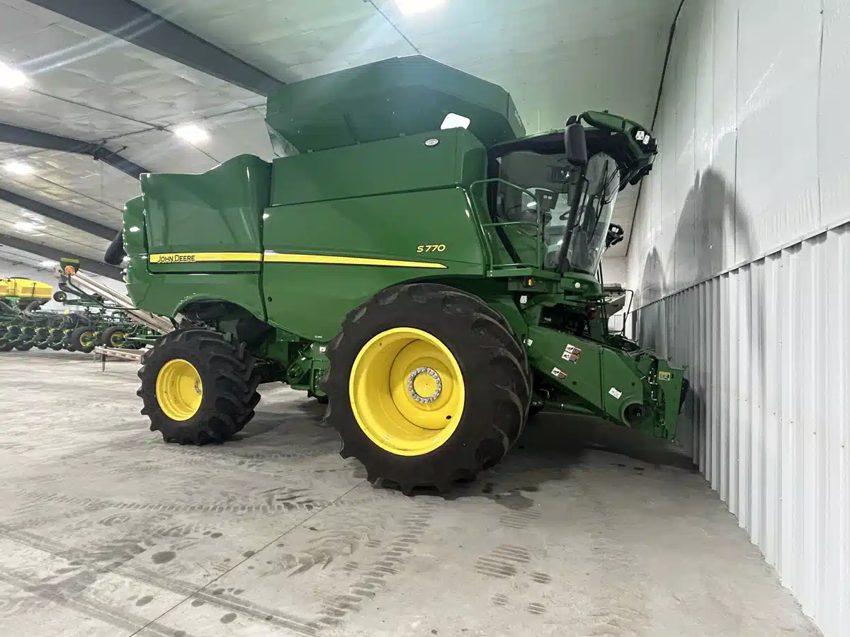 Photo de la Galerie 2 pour 2024 John Deere S770 Batteuse